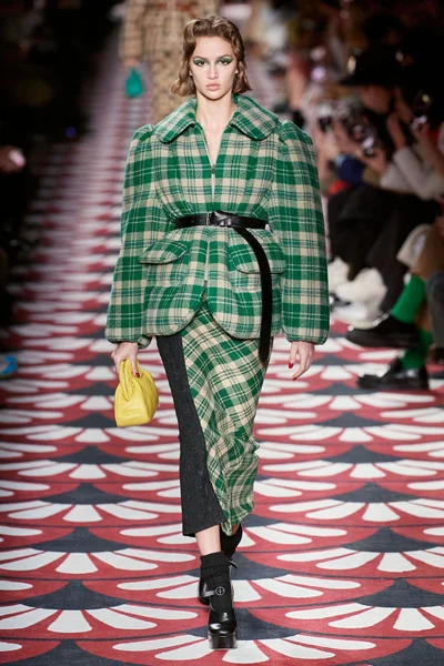 Look 36
